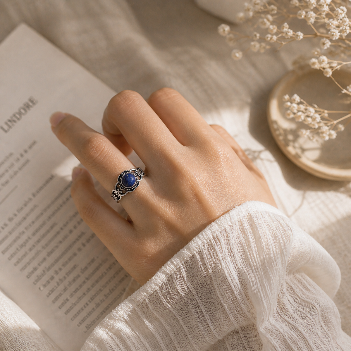Tanvi Collection Ring - Silver-plated Clover with Lapis