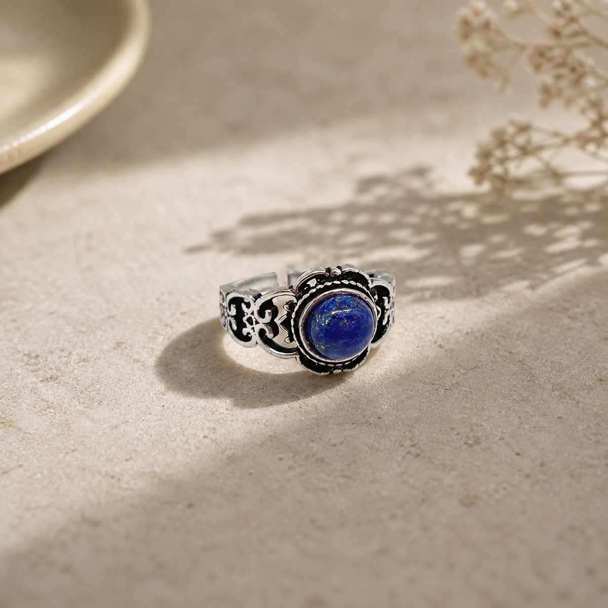 Tanvi Collection Ring - Silver-plated Clover with Lapis